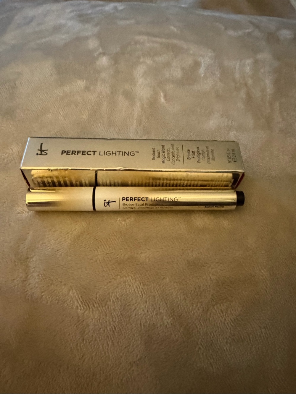 IT Cosmetics Perfect Lighting Radiant Touch Magic Wand - (Shade: Radiant Neutral